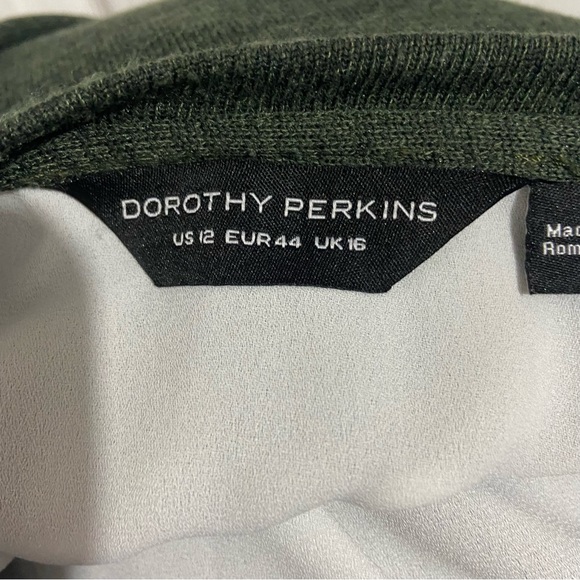 Dorothy Perkins women green knit and white polyester pullover top. Size 16. Used - Picture 8 of 8
